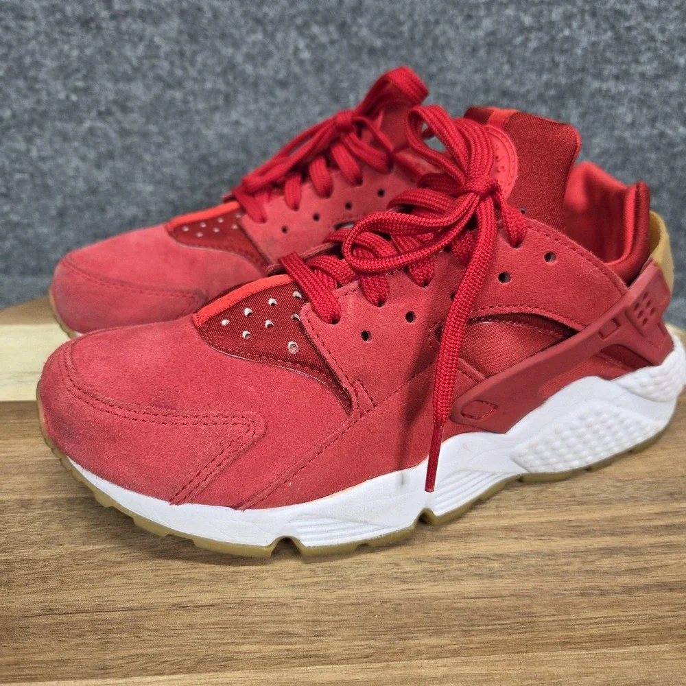 Nike Shoes Womens Size 7 Gym Red Air Huarache Run SD White‎ Gum Suede AA0524-601